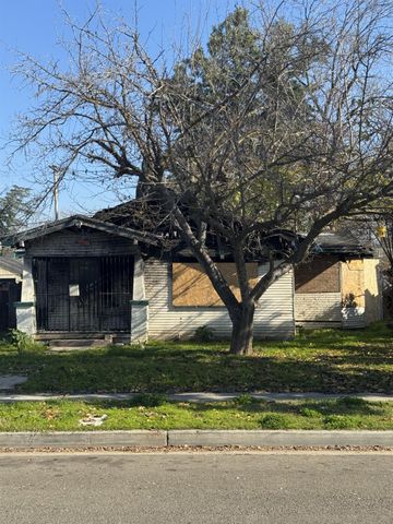 1512 N Pacific Avenue, Fresno, CA 93728