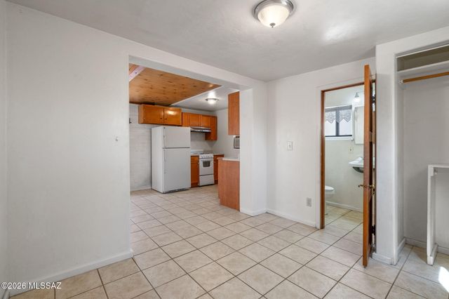 3232 N Olsen Avenue, Tucson, AZ 85719