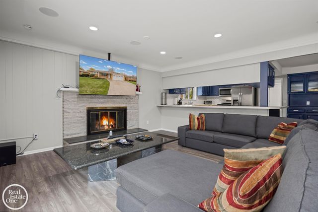 21516 Raven Avenue, Eastpointe, MI 48021