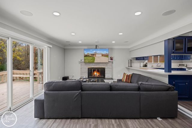 21516 Raven Avenue, Eastpointe, MI 48021