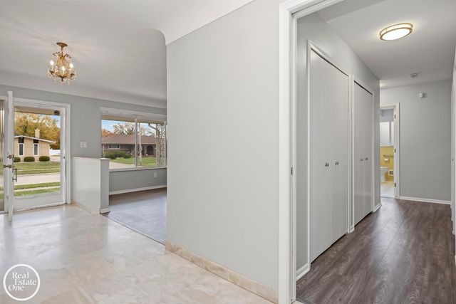 21516 Raven Avenue, Eastpointe, MI 48021