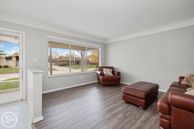 21516 Raven Avenue, Eastpointe, MI 48021