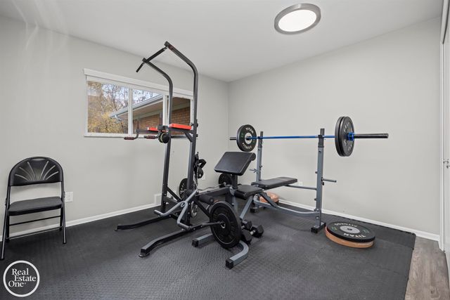 21516 Raven Avenue, Eastpointe, MI 48021