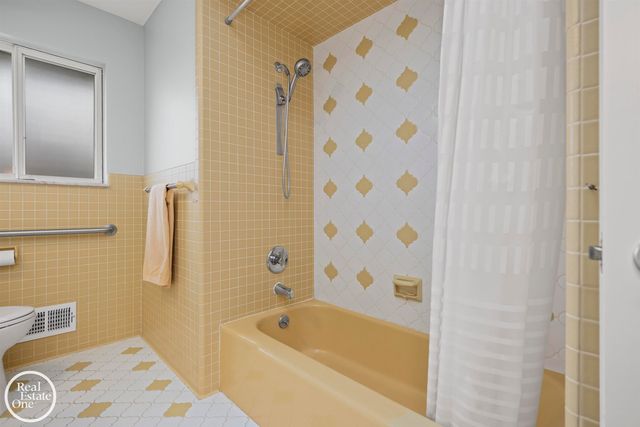 21516 Raven Avenue, Eastpointe, MI 48021