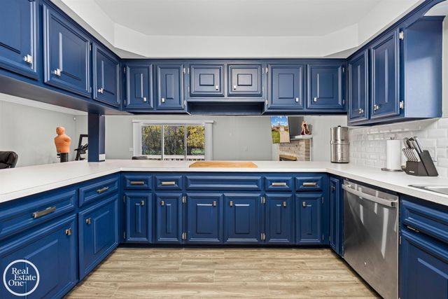 21516 Raven Avenue, Eastpointe, MI 48021