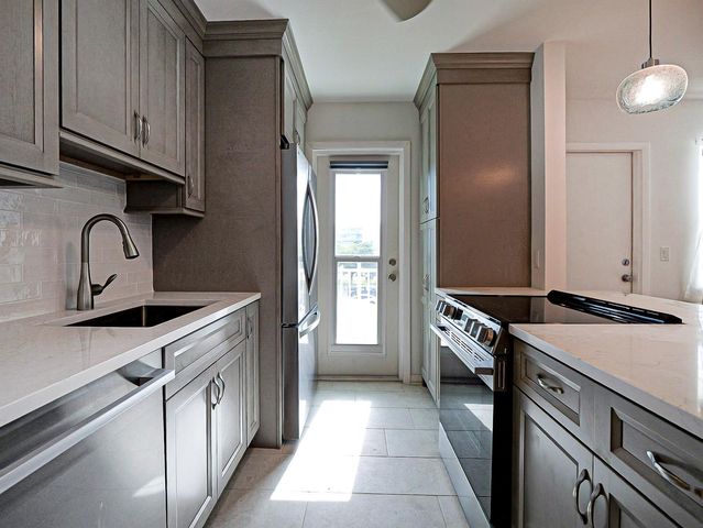 37 Yacht Club Drive 310, North Palm Beach, FL 33408