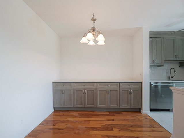 37 Yacht Club Drive 310, North Palm Beach, FL 33408