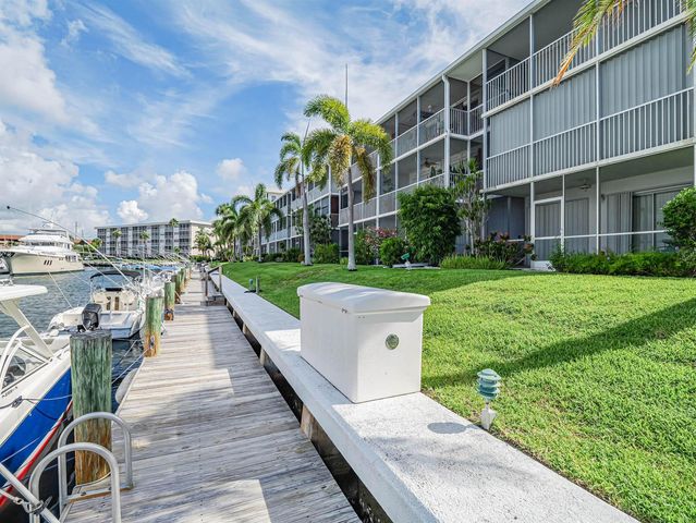 37 Yacht Club Drive 310, North Palm Beach, FL 33408
