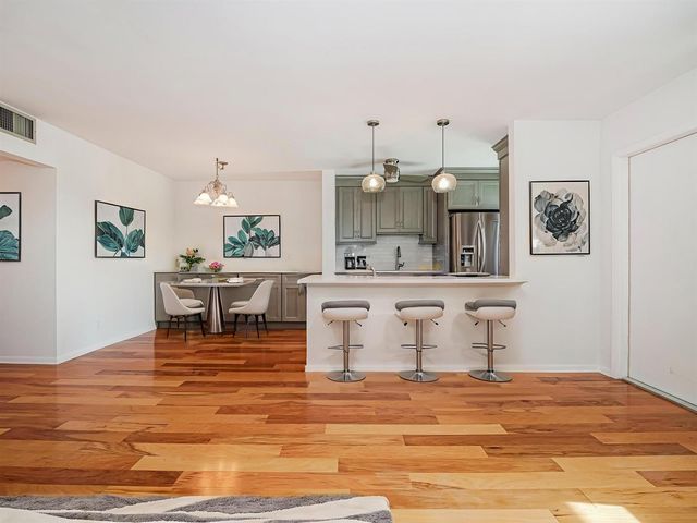 37 Yacht Club Drive 310, North Palm Beach, FL 33408