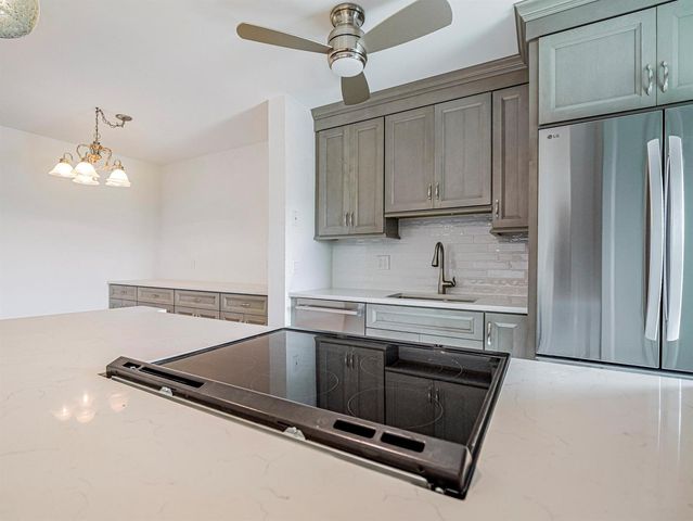 37 Yacht Club Drive 310, North Palm Beach, FL 33408