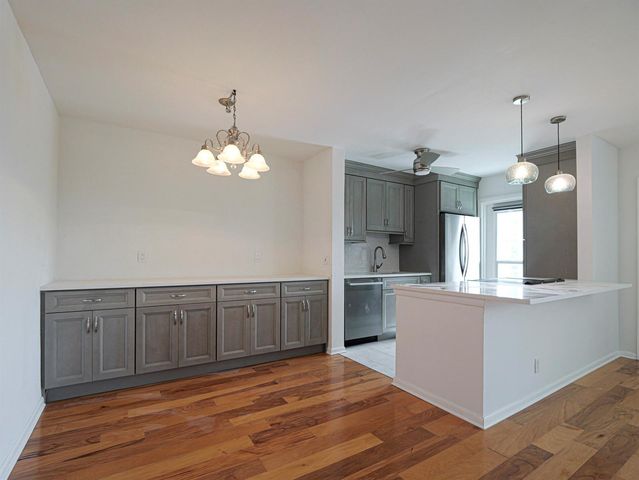 37 Yacht Club Drive 310, North Palm Beach, FL 33408