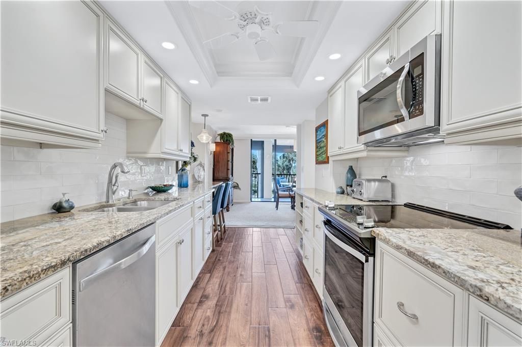 2400 Gulf Shore BLVD N 203, NAPLES, FL 34103 — photo 3