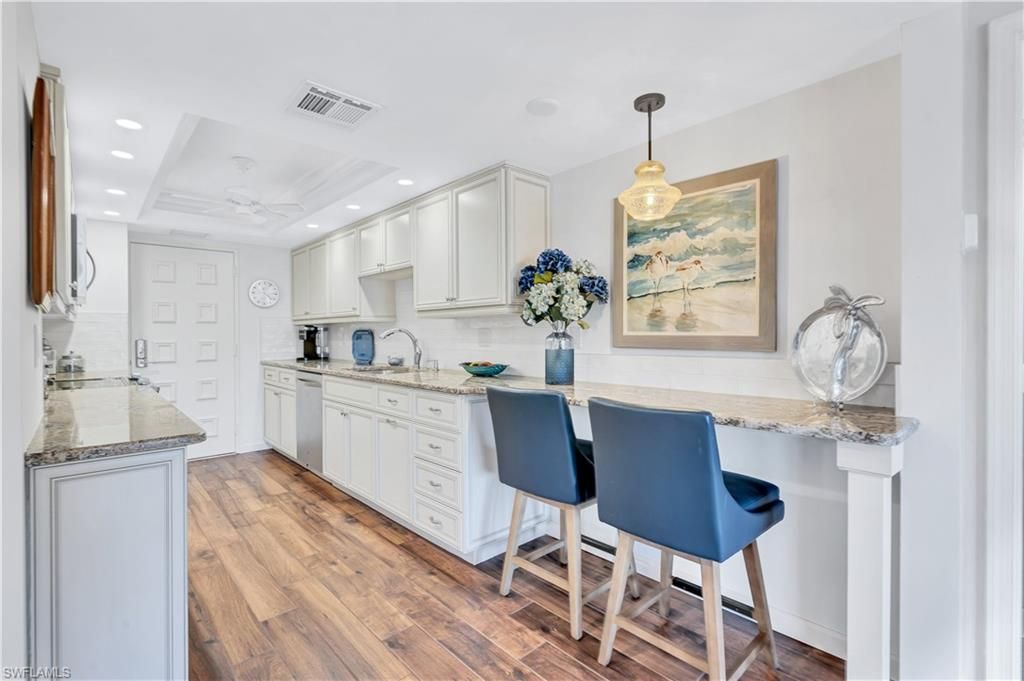 2400 Gulf Shore BLVD N 203, NAPLES, FL 34103 — photo 4