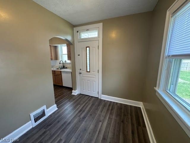 1138 Roslyn Avenue SW, Canton, OH 44710