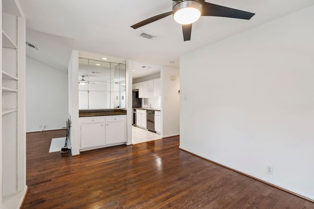 2829 Timmons Lane 146, Houston, TX 77027
