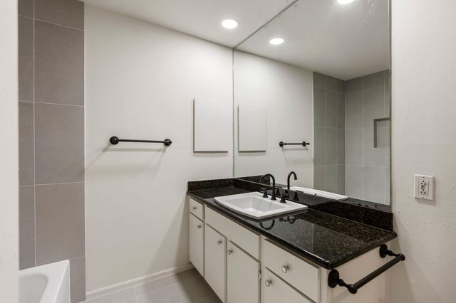 2829 Timmons Lane 146, Houston, TX 77027