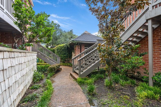 2829 Timmons Lane 146, Houston, TX 77027