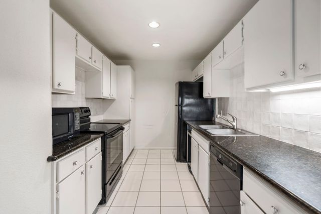 2829 Timmons Lane 146, Houston, TX 77027