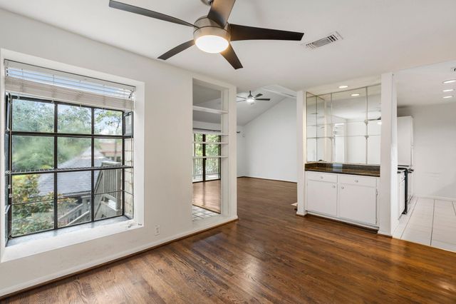 2829 Timmons Lane 146, Houston, TX 77027