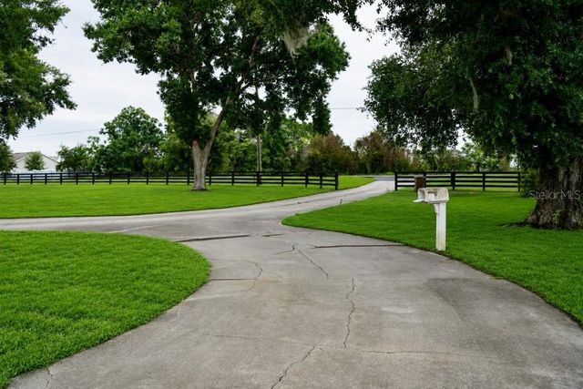 37180 COUNTY ROAD 452, Grand Island, FL 32735