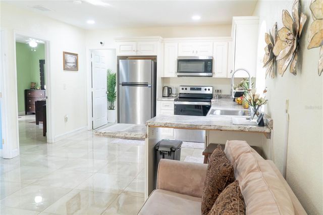 37180 COUNTY ROAD 452, Grand Island, FL 32735