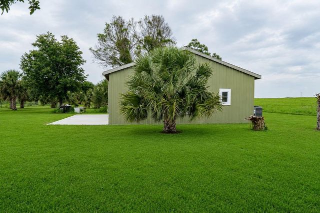 37180 COUNTY ROAD 452, Grand Island, FL 32735