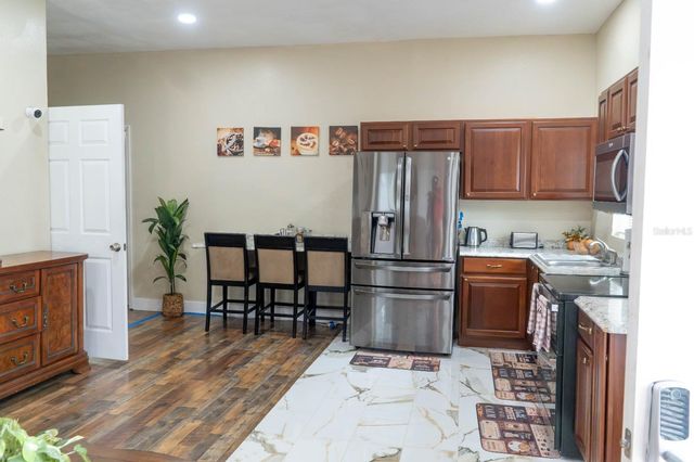 37180 COUNTY ROAD 452, Grand Island, FL 32735