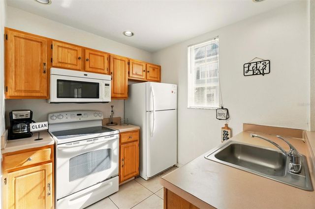 4005 VENETIAN BAY DRIVE 108, Kissimmee, FL 34741