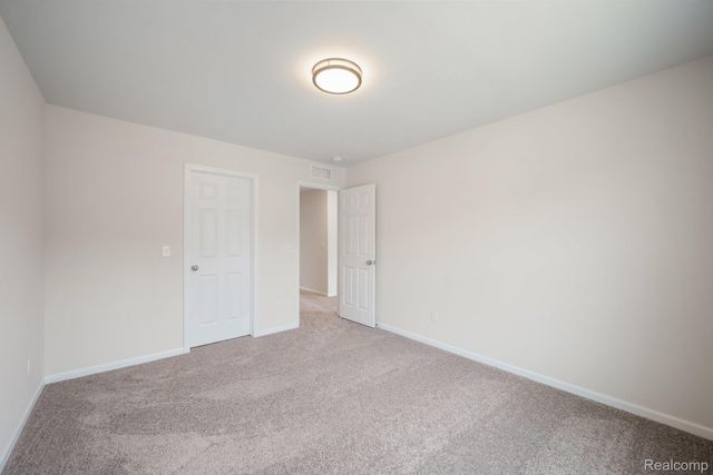 408 Hidden River W, Holly Township, MI 48442