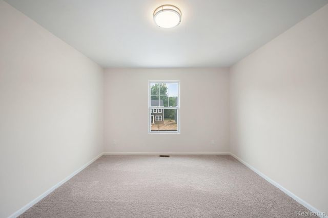408 Hidden River W, Holly Township, MI 48442