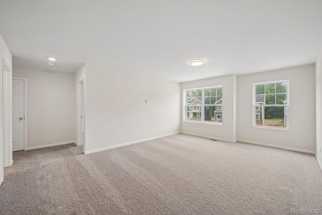 408 Hidden River W, Holly Township, MI 48442