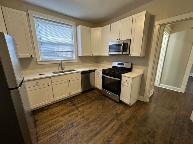 6343 N Claremont Avenue 1E, Chicago, IL 60659