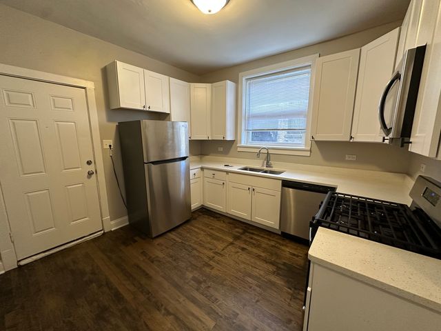 6343 N Claremont Avenue 1E, Chicago, IL 60659