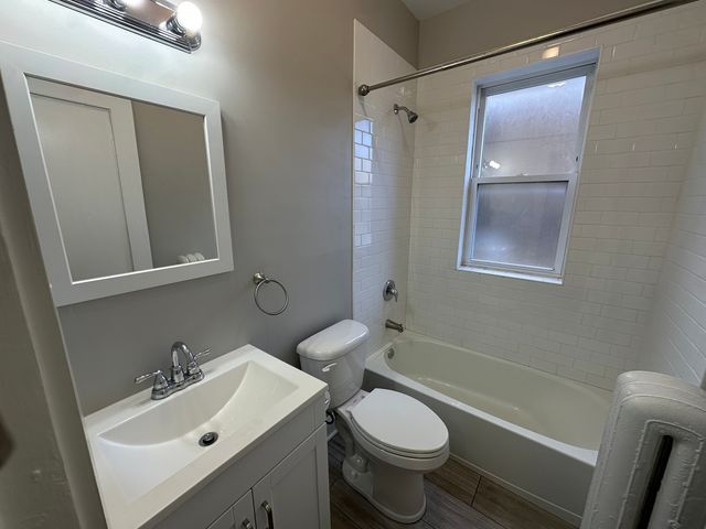 6343 N Claremont Avenue 1E, Chicago, IL 60659