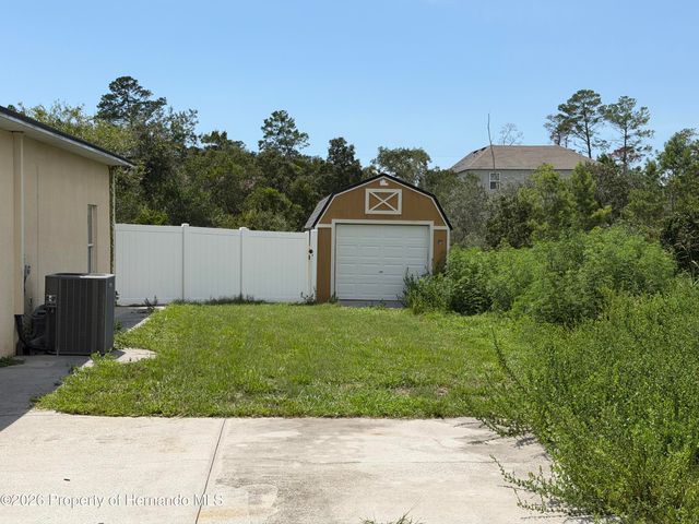 7061 Ovenbird Road, Weeki Wachee, FL 34613
