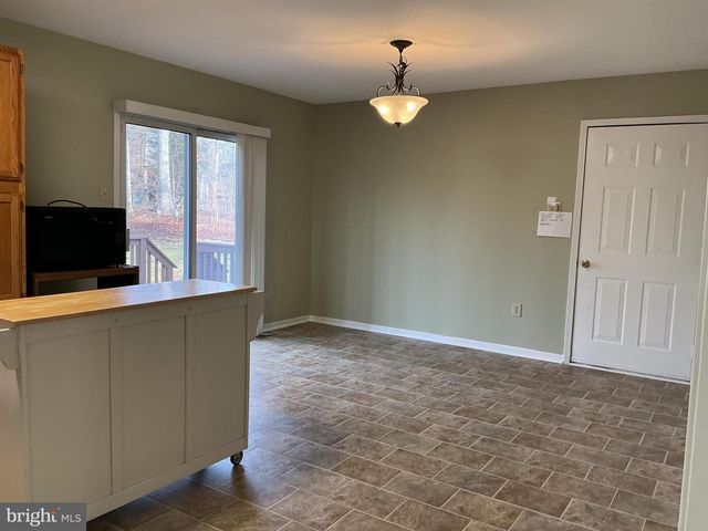 1006 LAKEVIEW PKWY, Locust Grove, VA 22508