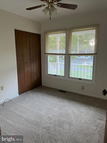1006 LAKEVIEW PKWY, Locust Grove, VA 22508