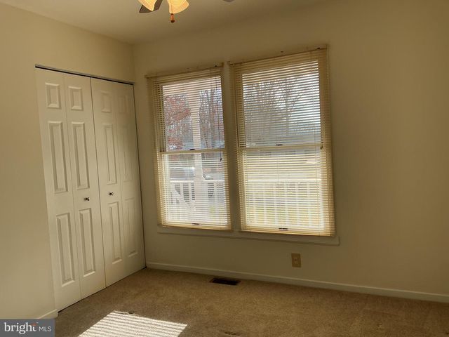 1006 LAKEVIEW PKWY, Locust Grove, VA 22508