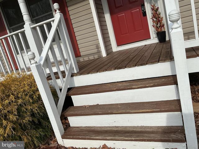 1006 LAKEVIEW PKWY, Locust Grove, VA 22508