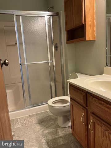 1006 LAKEVIEW PKWY, Locust Grove, VA 22508