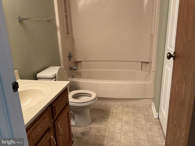 1006 LAKEVIEW PKWY, Locust Grove, VA 22508