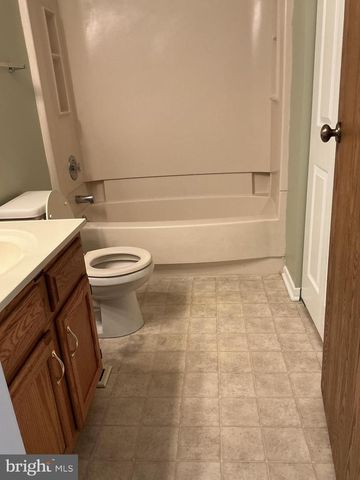 1006 LAKEVIEW PKWY, Locust Grove, VA 22508