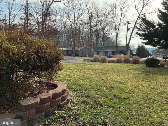1006 LAKEVIEW PKWY, Locust Grove, VA 22508