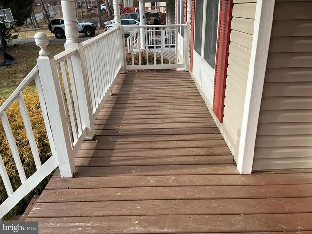 1006 LAKEVIEW PKWY, Locust Grove, VA 22508