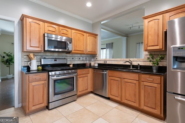230 Leasingworth Way, Roswell, GA 30075