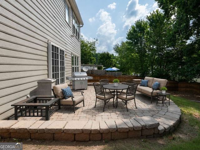 230 Leasingworth Way, Roswell, GA 30075