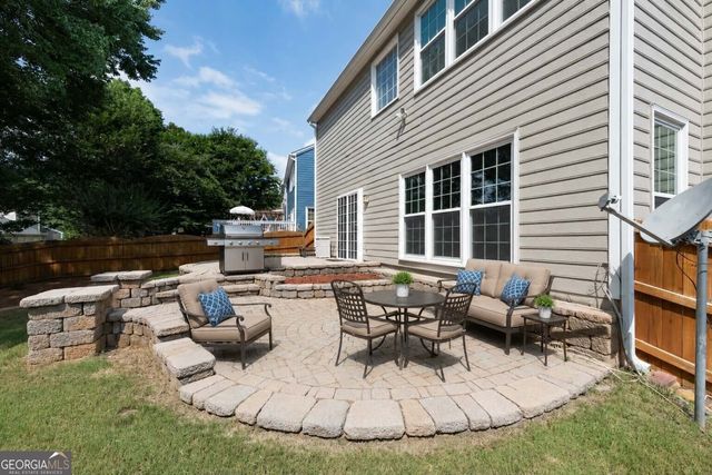 230 Leasingworth Way, Roswell, GA 30075