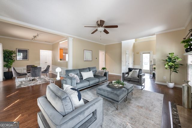 230 Leasingworth Way, Roswell, GA 30075