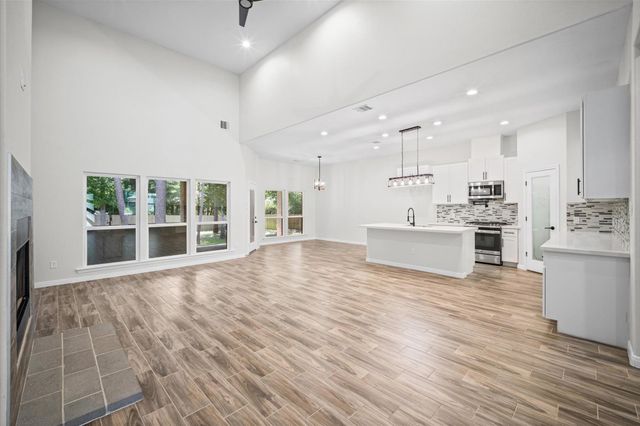 4783 W Fork Boulevard, Conroe, TX 77304