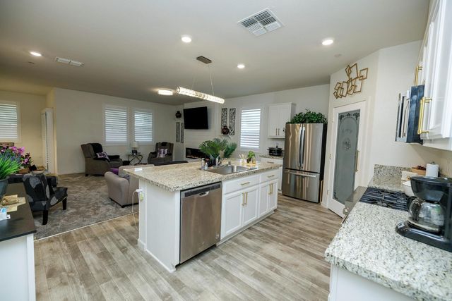 3216 Hankook Dr, Modesto, CA 95355